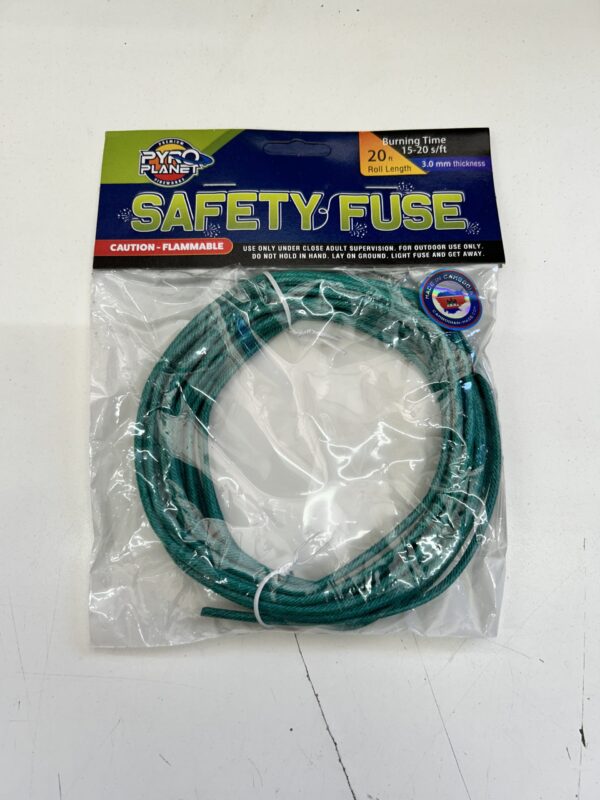 cannon fuse 20' roll. 15-20 seconds to the foot burn rate.